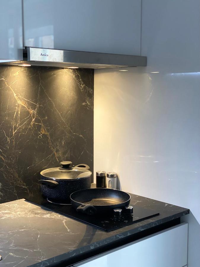 Newly Renovated One Bedroom Apartment In Tirana Bagian luar foto