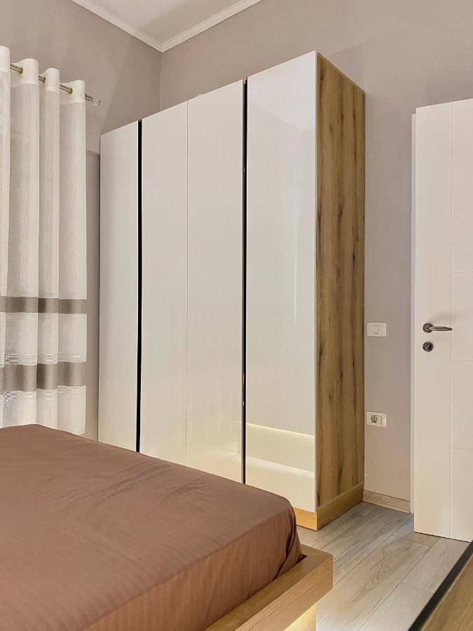 Newly Renovated One Bedroom Apartment In Tirana Bagian luar foto